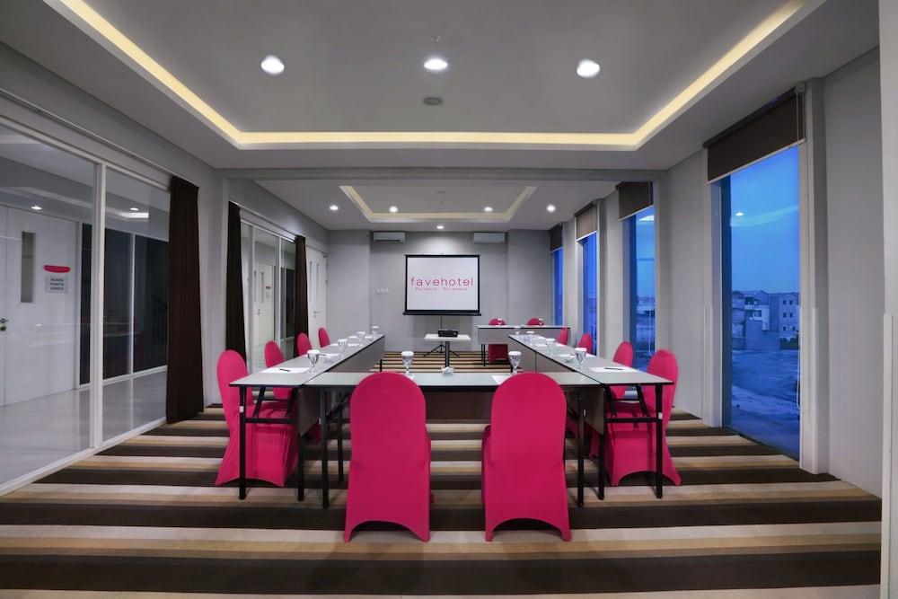 Favehotel Rungkut Surabaya Exterior foto