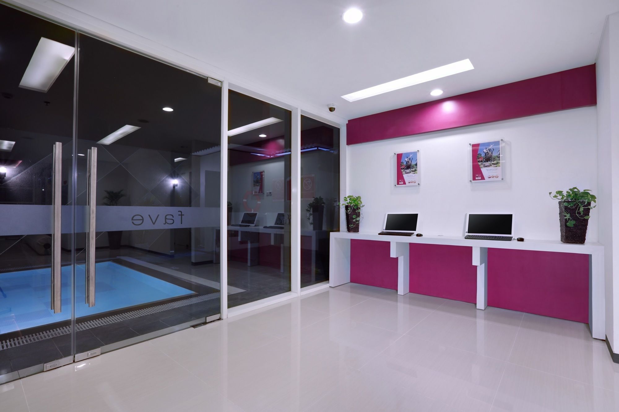Favehotel Rungkut Surabaya Exterior foto